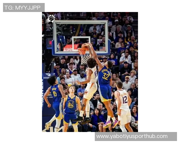 萨城对决库里拉文三分雨下19分4板2助1断展现全能表现 萨城对决库里拉文三分雨下19分4板2助1断展现全能表现